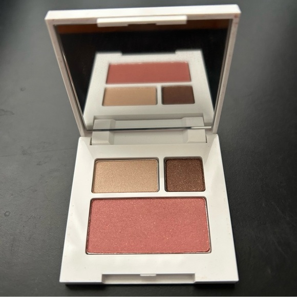 Clinique Eyeshadow Palette with Mirror - Picture 1 of 3